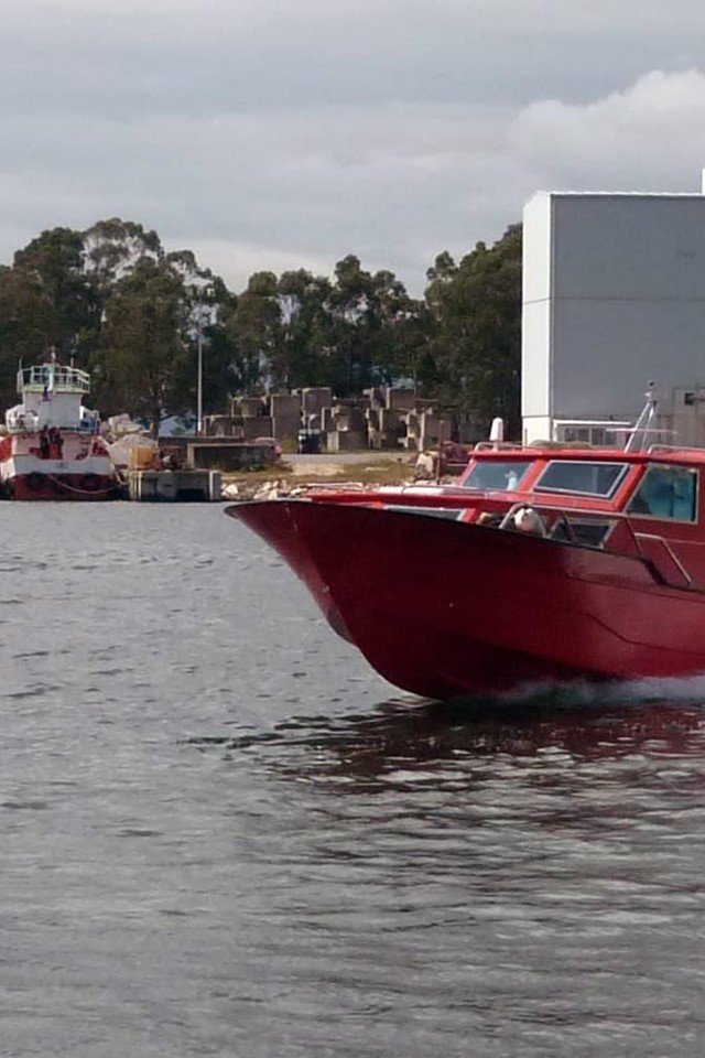 Servicio de reparación de barcos en Cambados